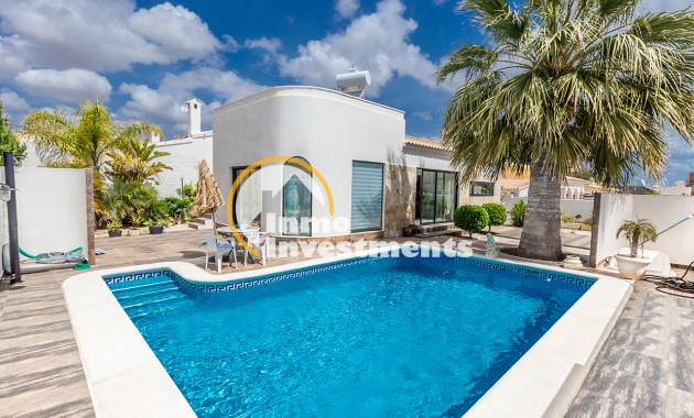 Bestaande bouw - Half vrijstaande villa - Cabo Roig - La Regia