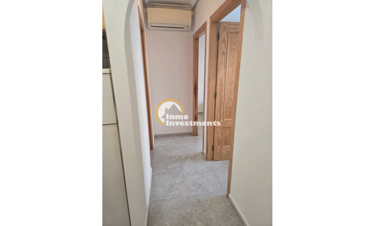 Resale - Apartment - Daya Vieja - Costa Blanca