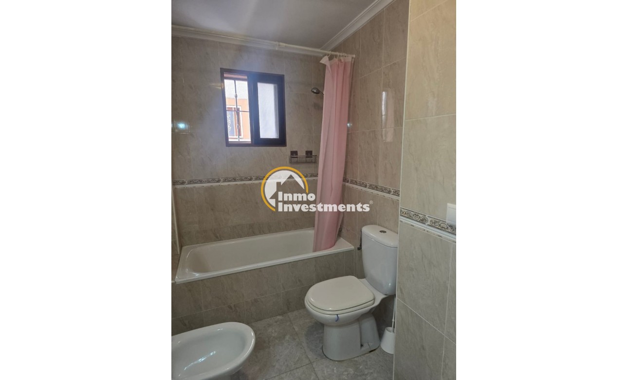 Resale - Apartment - Daya Vieja - Costa Blanca