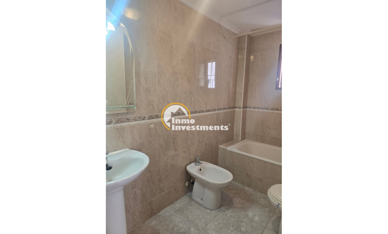 Resale - Apartment - Daya Vieja - Costa Blanca