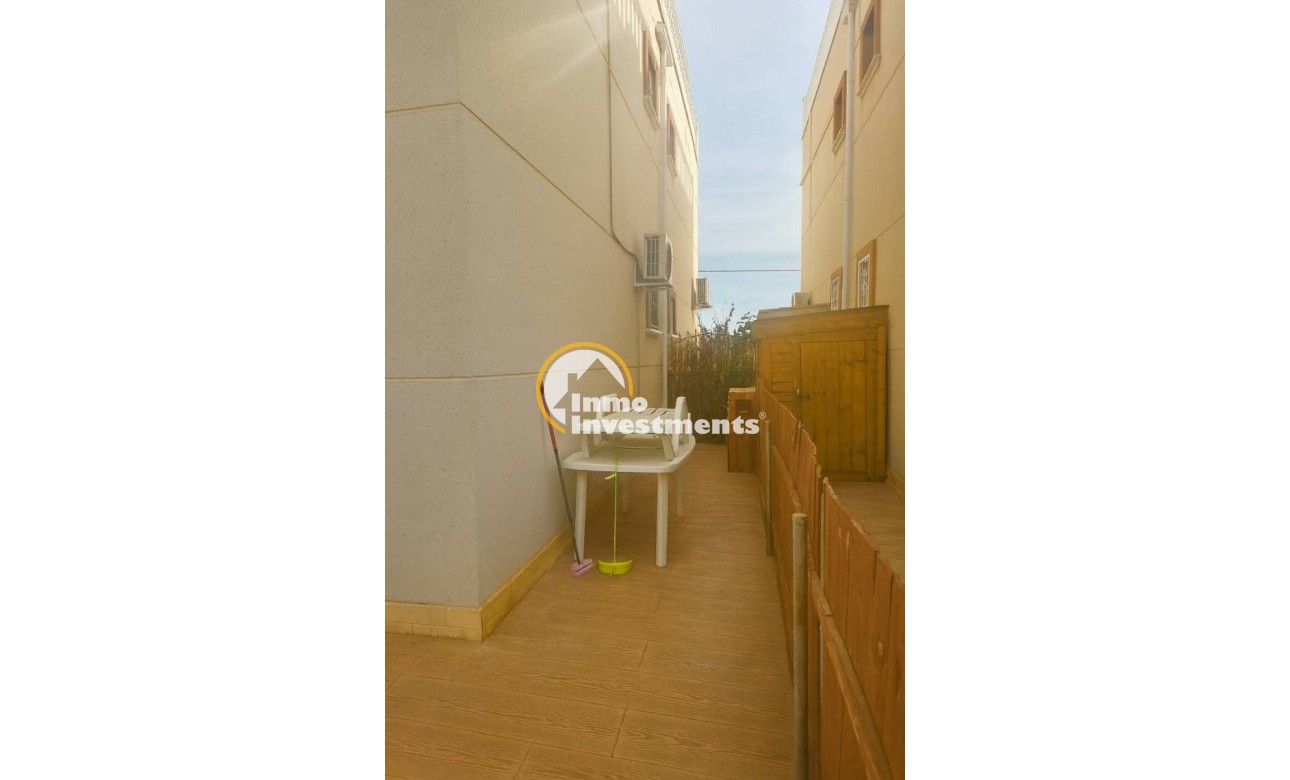 Resale - Apartment - Daya Vieja - Costa Blanca