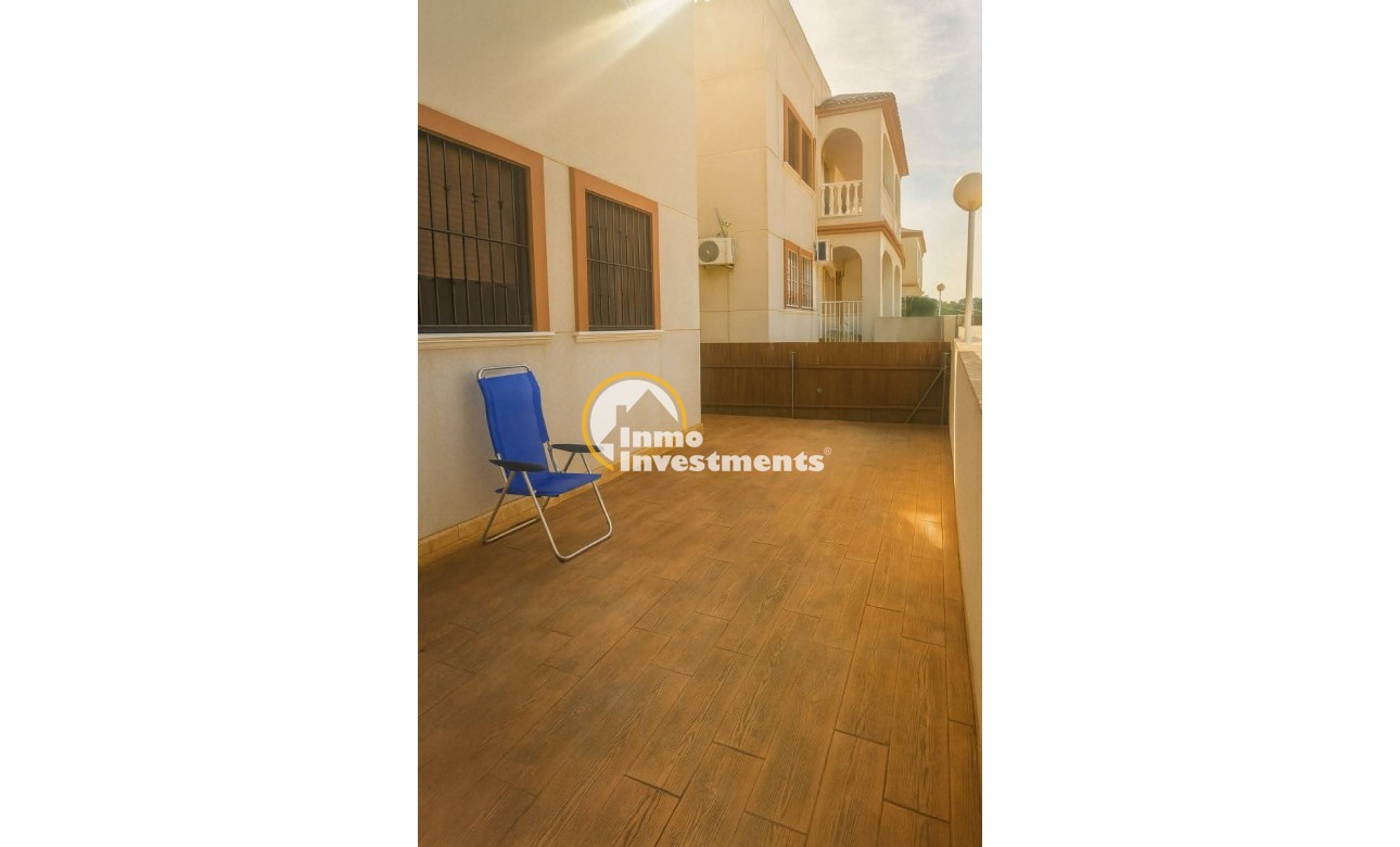 Resale - Apartment - Daya Vieja - Costa Blanca