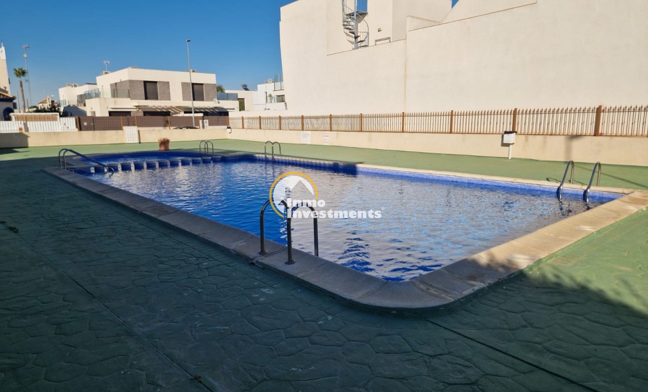 Resale - Apartment - Daya Vieja - Costa Blanca