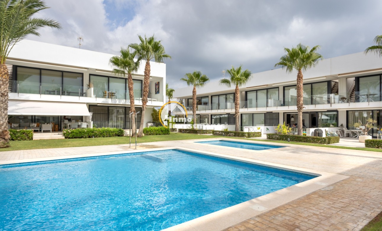 Resale - Apartment - Mar de Cristal