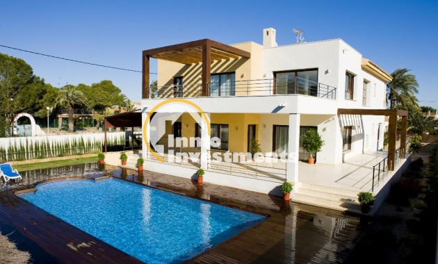 Resale - Villa - Cabo Roig