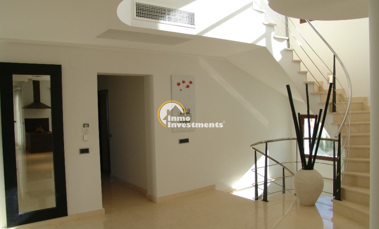 Resale - Villa - Cabo Roig