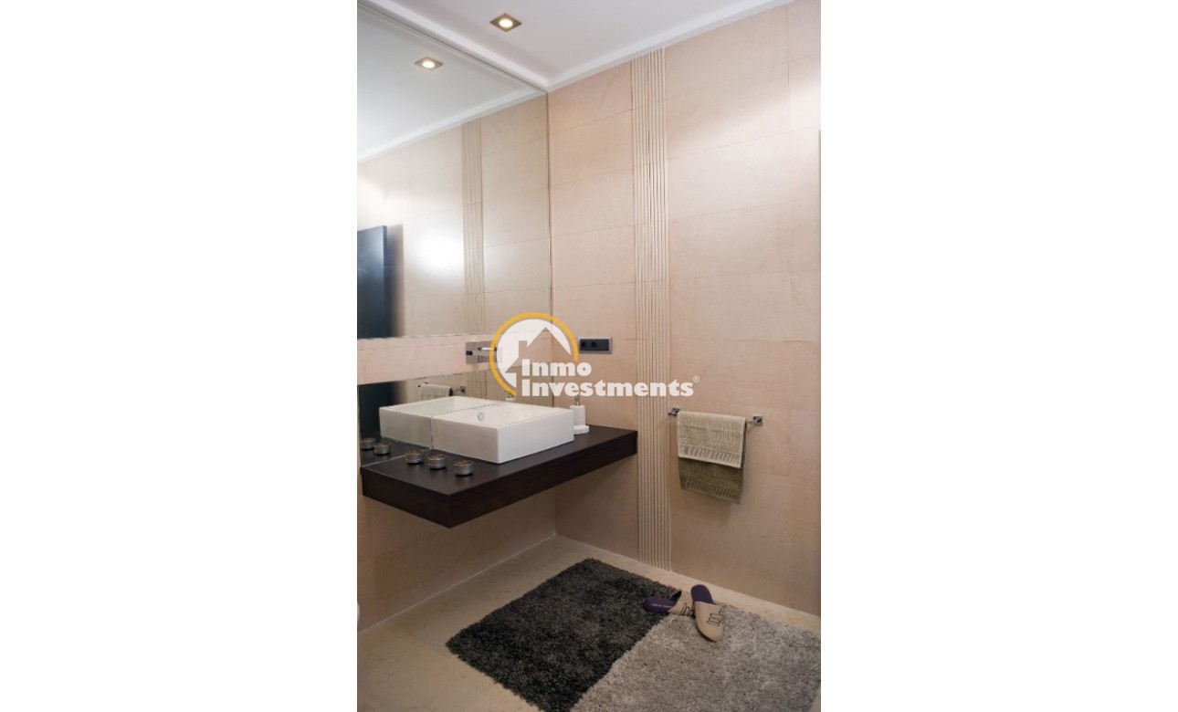 Resale - Villa - Cabo Roig