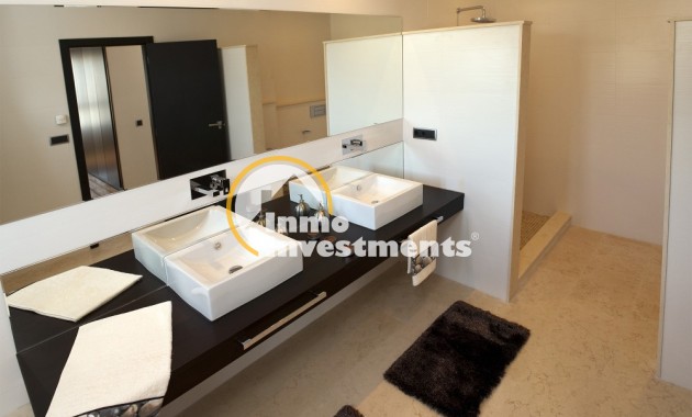 Resale - Villa - Cabo Roig