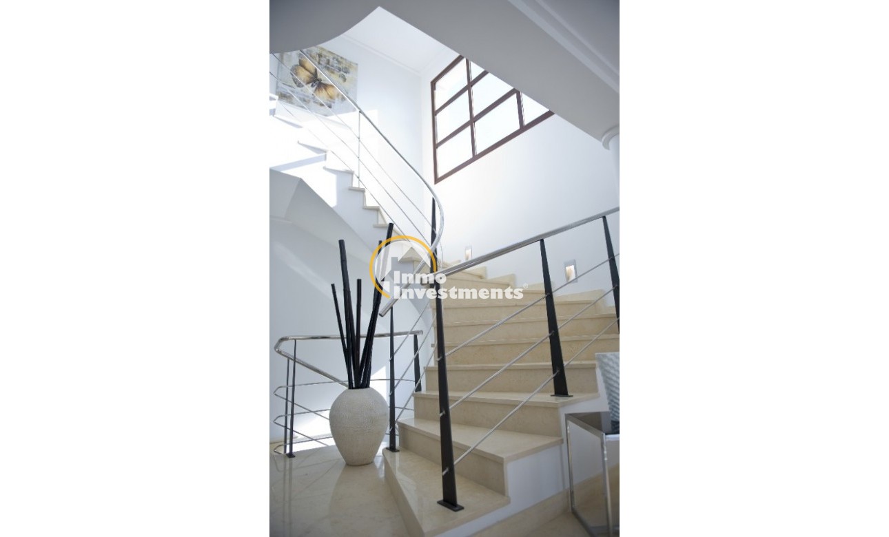 Resale - Villa - Cabo Roig