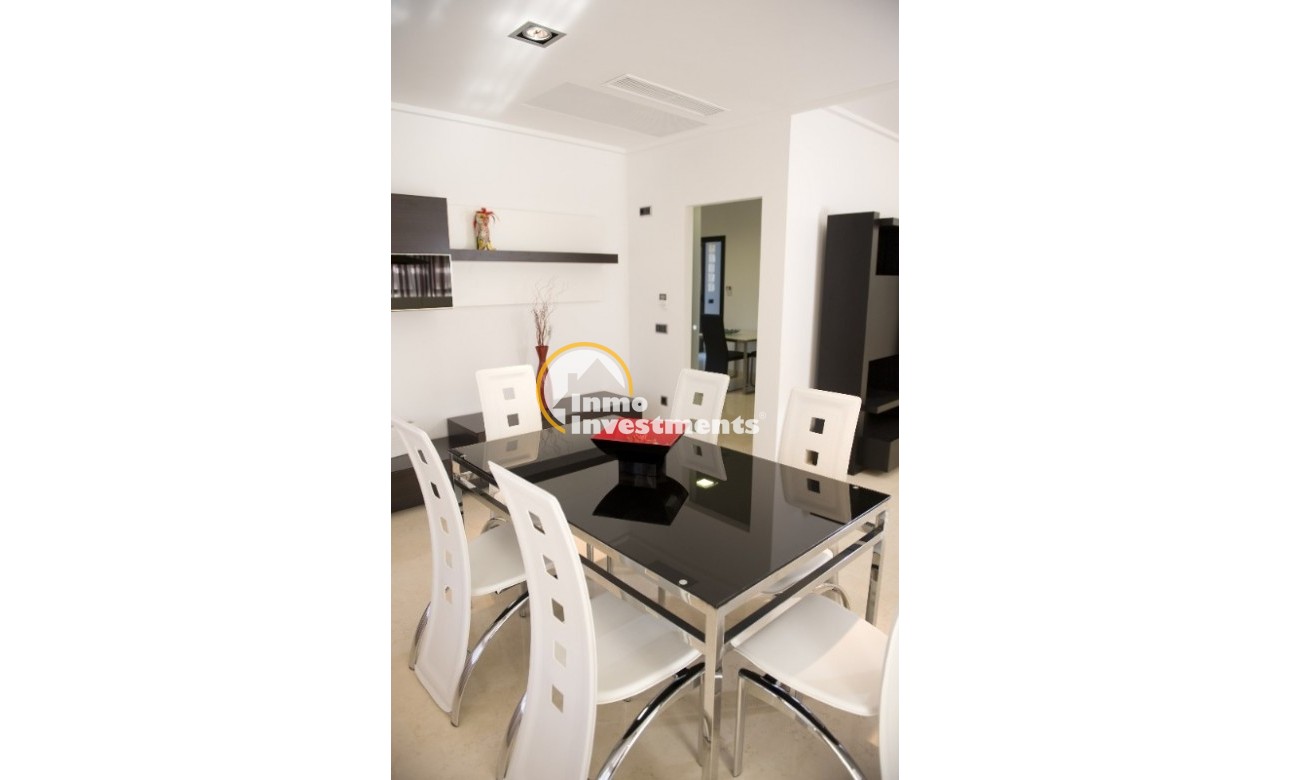 Resale - Villa - Cabo Roig