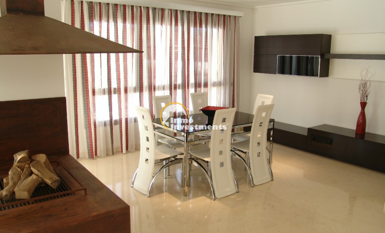 Resale - Villa - Cabo Roig