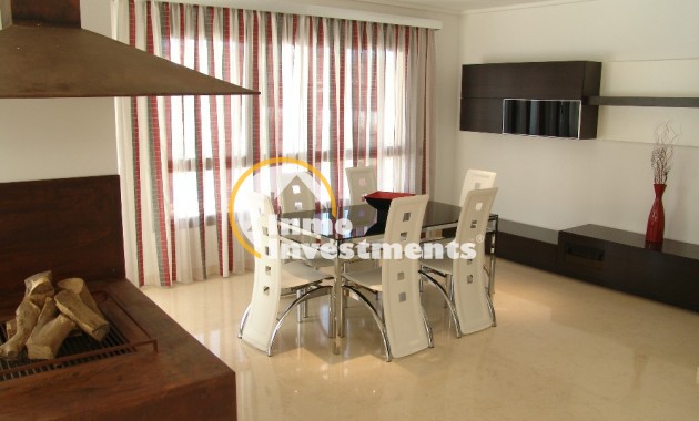 Resale - Villa - Cabo Roig