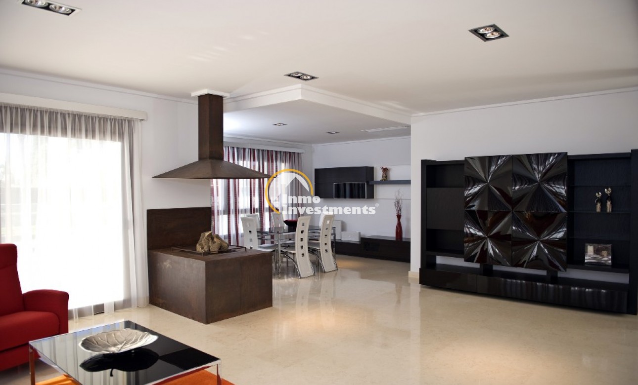 Resale - Villa - Cabo Roig