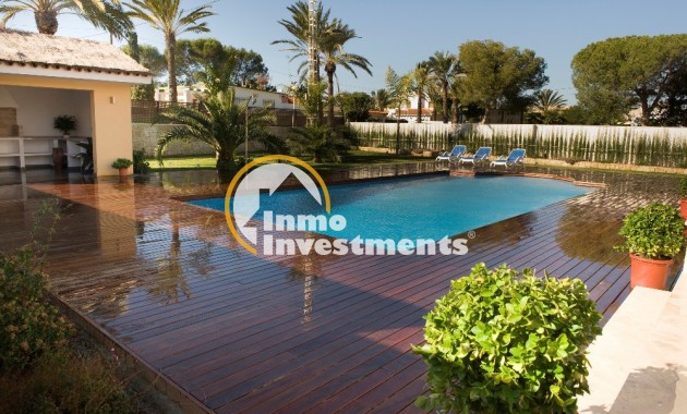 Resale - Villa - Cabo Roig