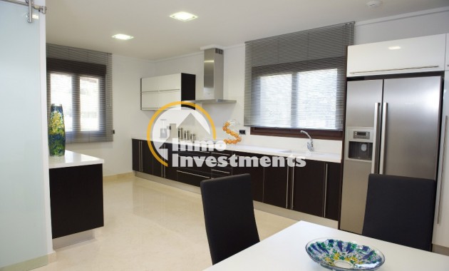 Resale - Villa - Cabo Roig