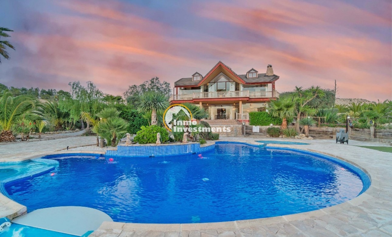 Resale - Villa - Costa Blanca - Orihuela Costa