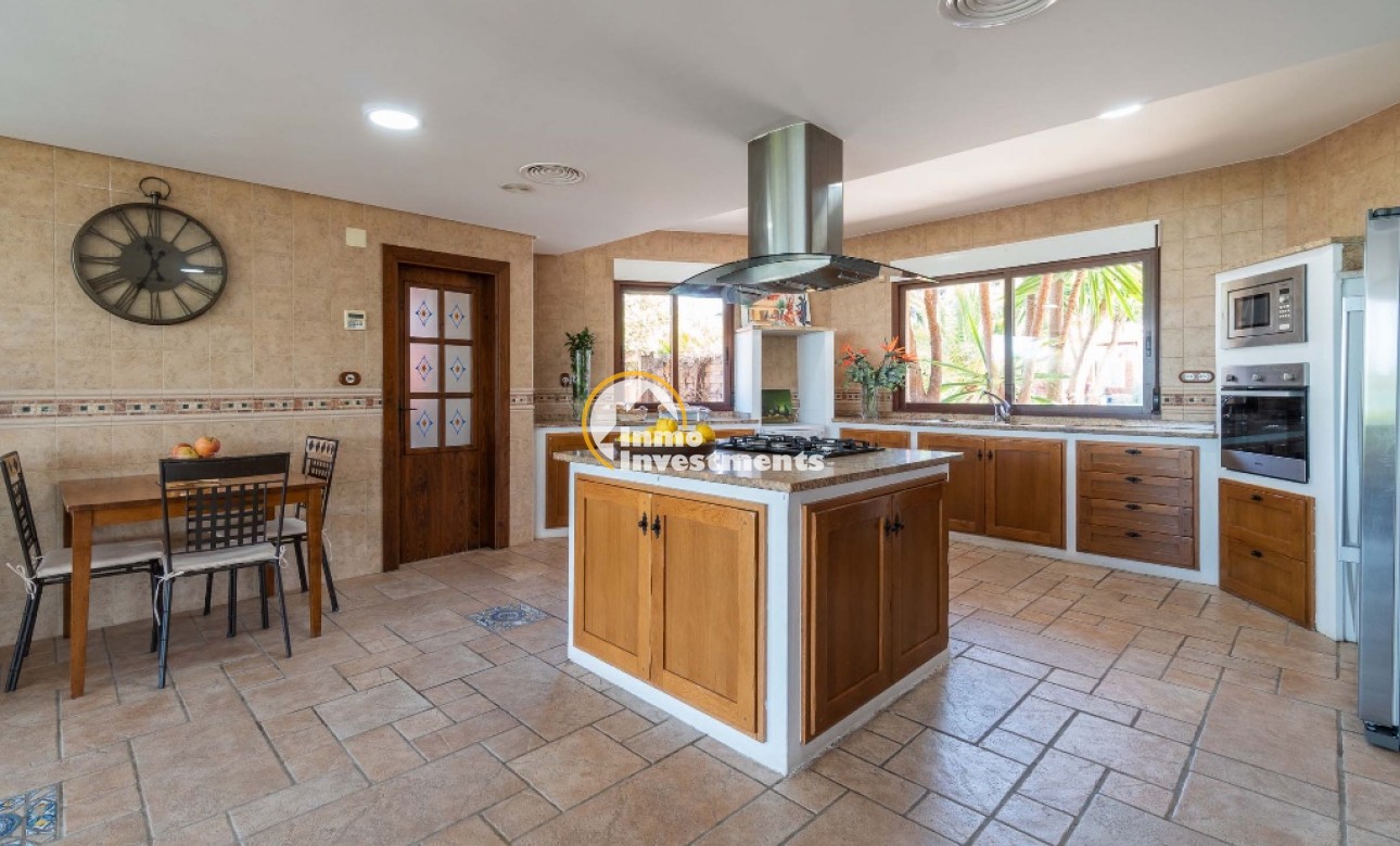 Resale - Villa - Costa Blanca - Orihuela Costa