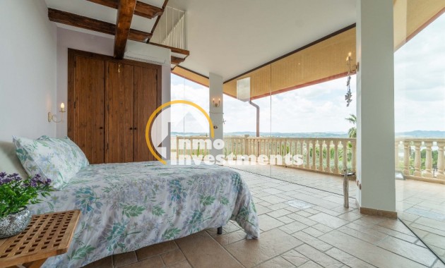 Resale - Villa - Costa Blanca - Orihuela Costa