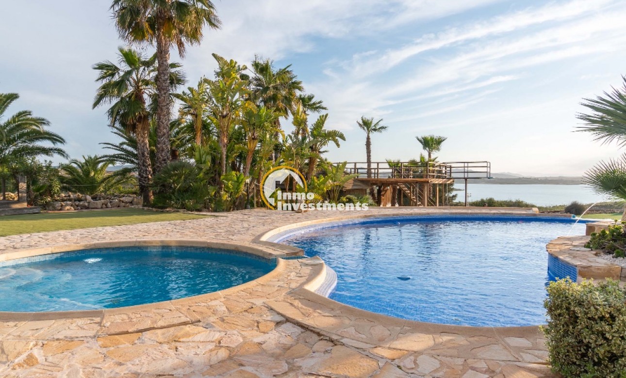 Resale - Villa - Costa Blanca - Orihuela Costa