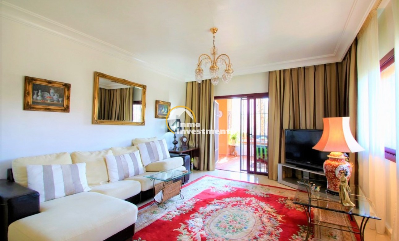 Resale - Apartment - Villamartin