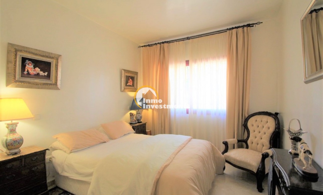Resale - Apartment - Villamartin
