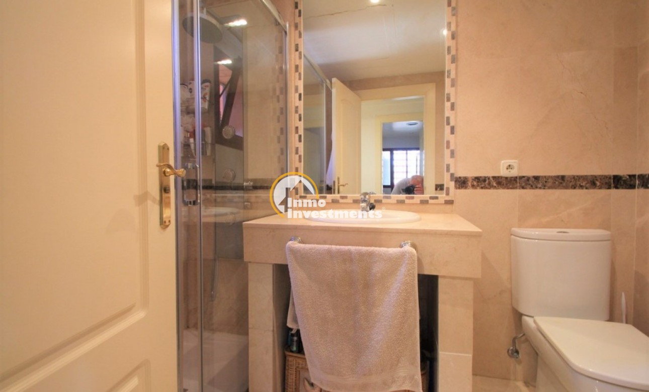 Resale - Apartment - Villamartin