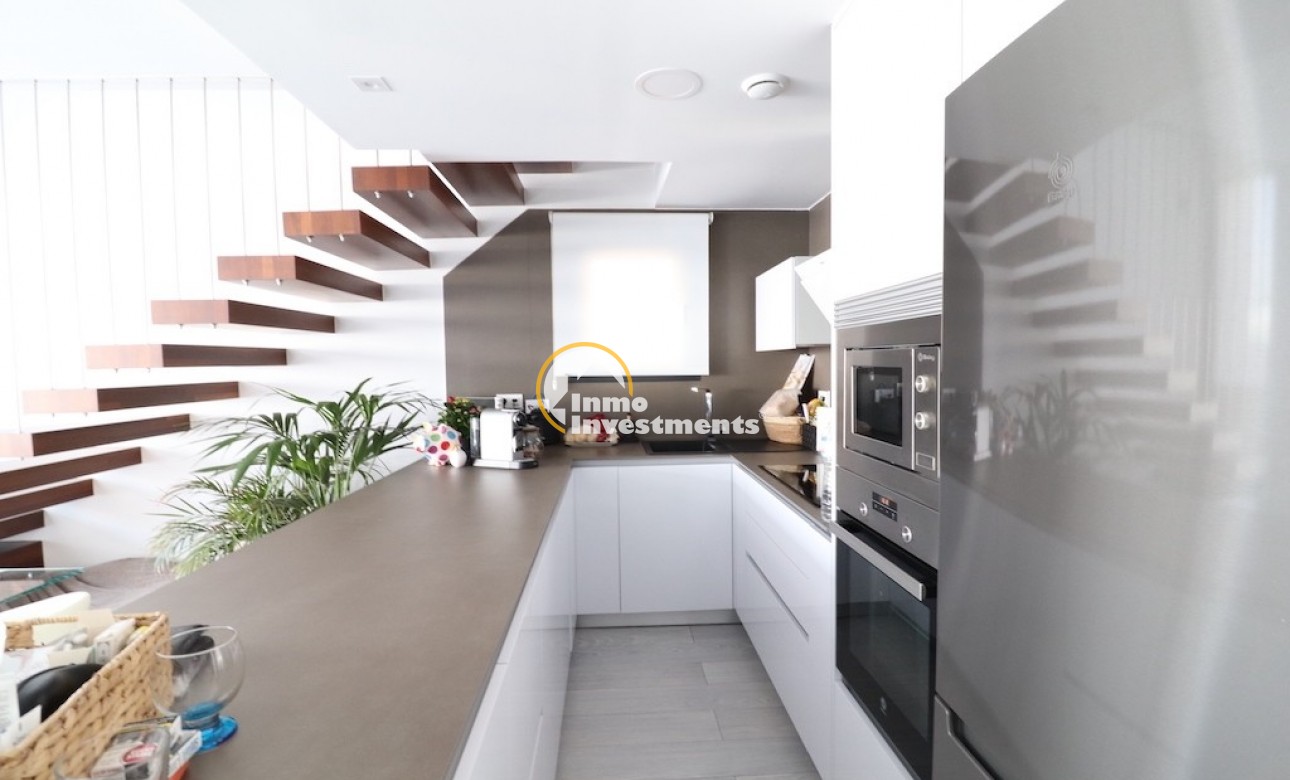 Resale - Villa - Cabo Roig