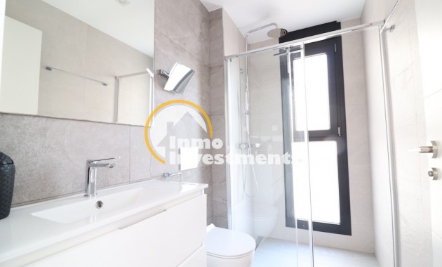 Resale - Villa - Cabo Roig