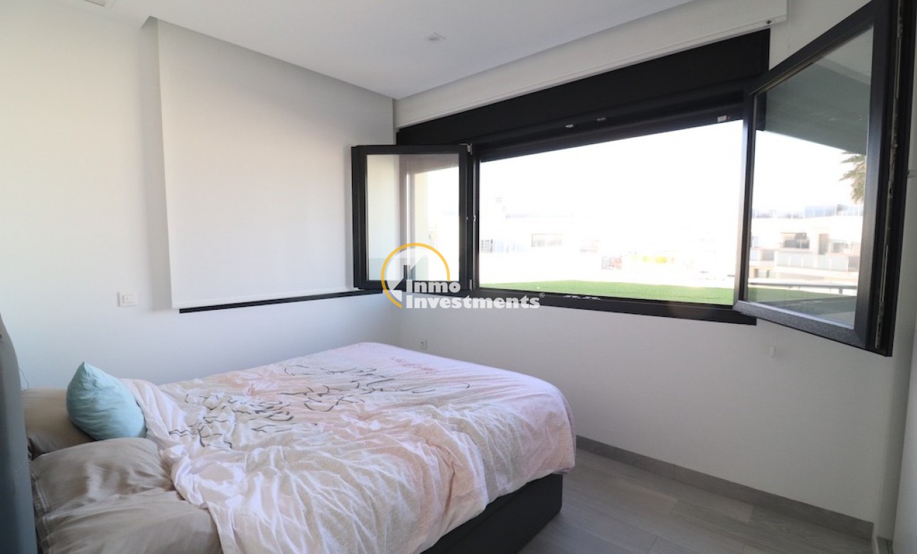 Resale - Villa - Cabo Roig