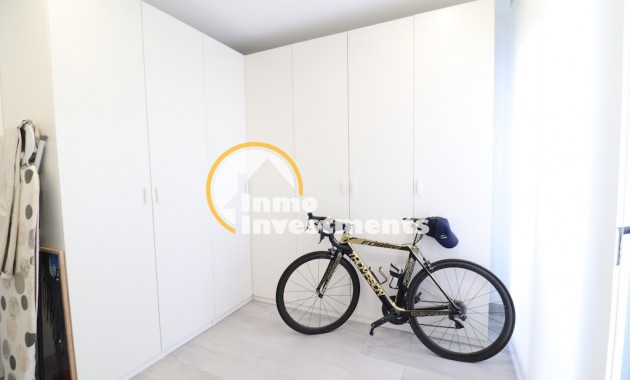 Resale - Villa - Cabo Roig