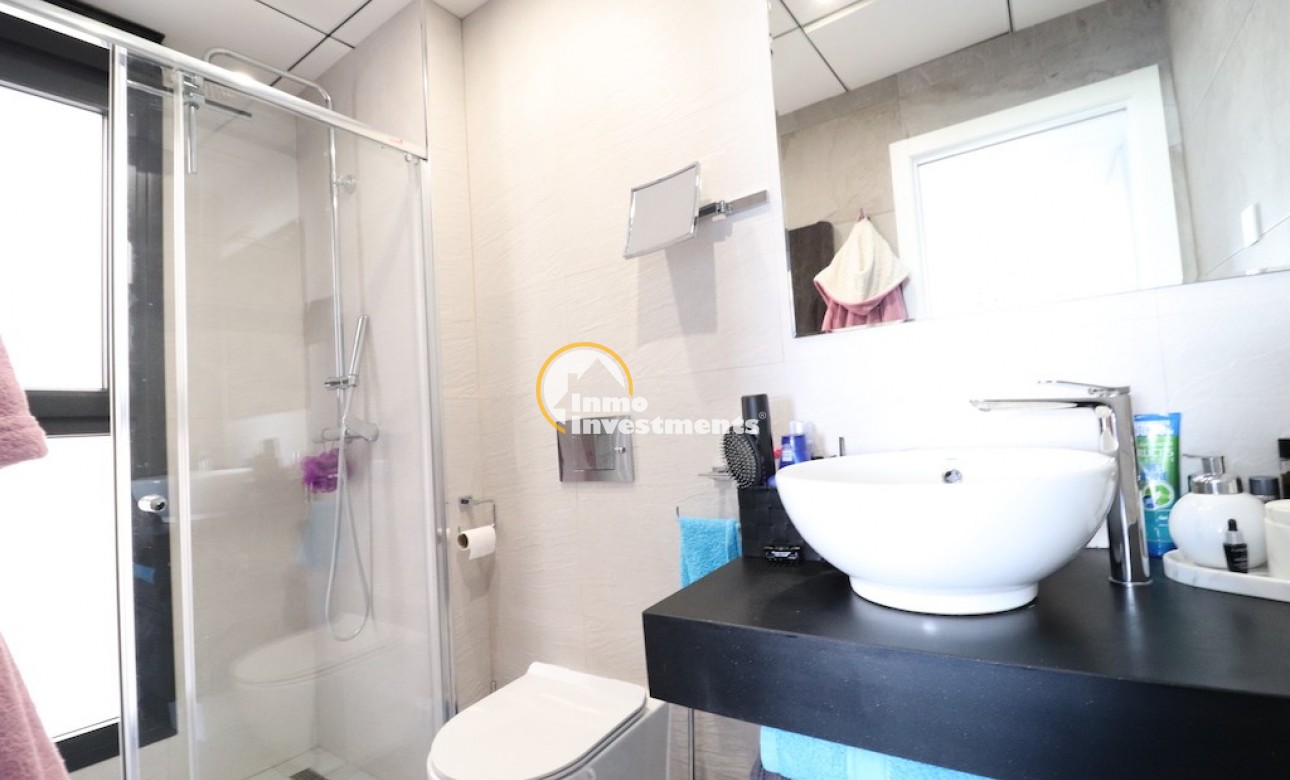 Resale - Villa - Cabo Roig