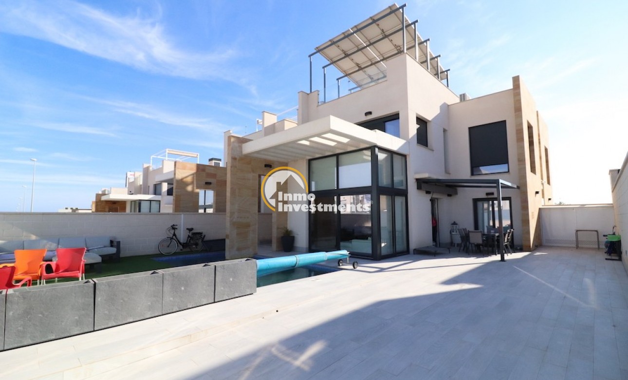 Resale - Villa - Cabo Roig