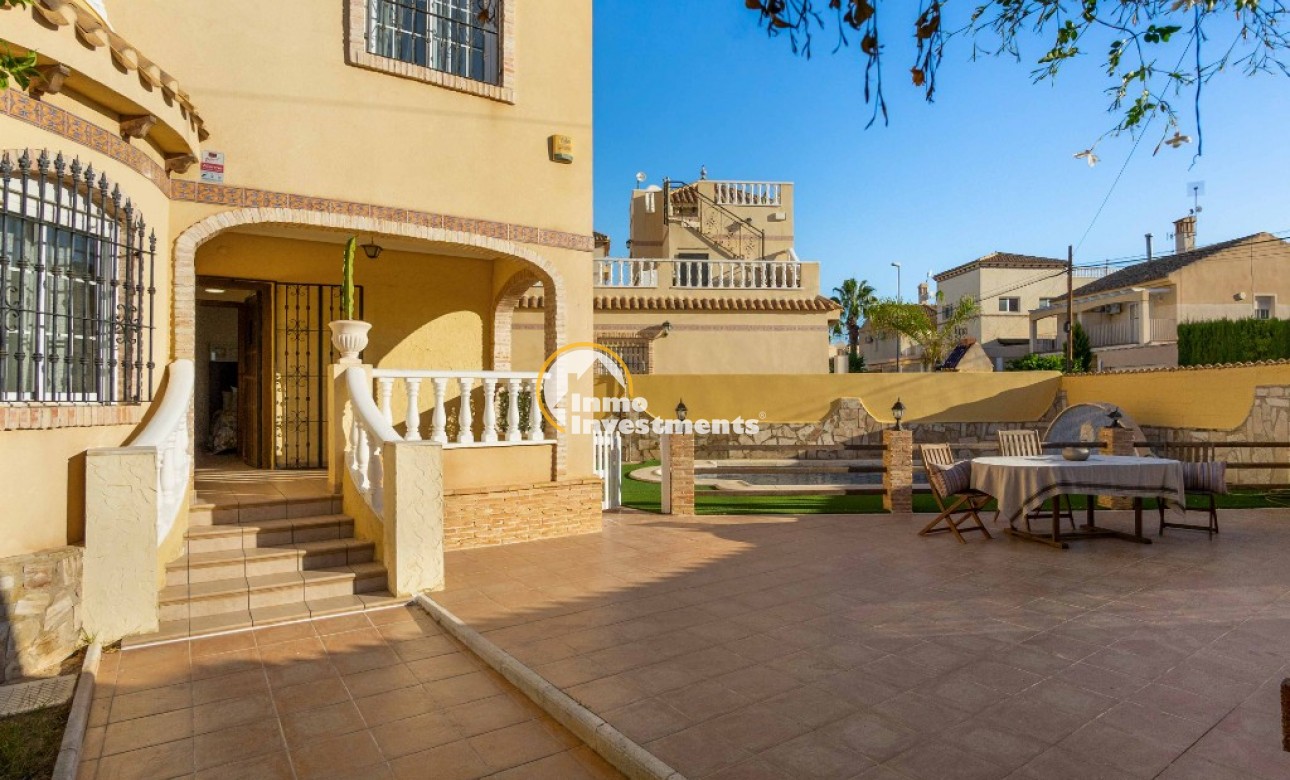 Resale - Villa - Orihuela Costa - La Florida
