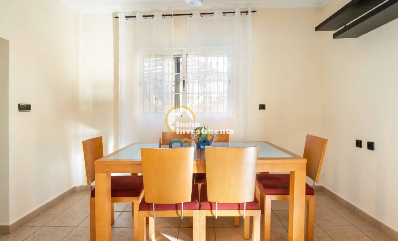 Resale - Villa - Orihuela Costa - La Florida