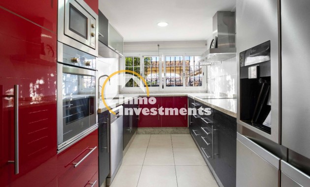 Resale - Villa - Orihuela Costa - La Florida