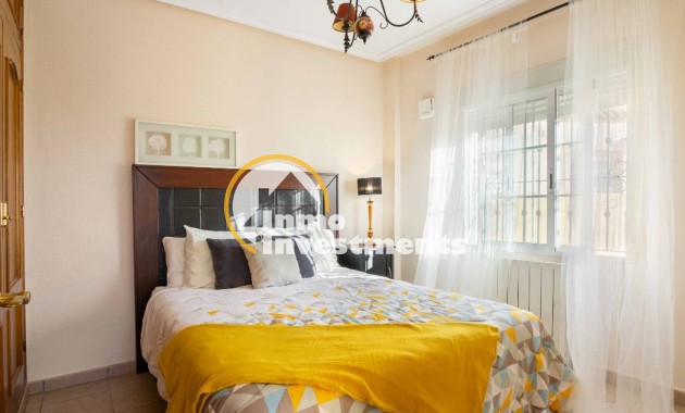 Resale - Villa - Orihuela Costa - La Florida