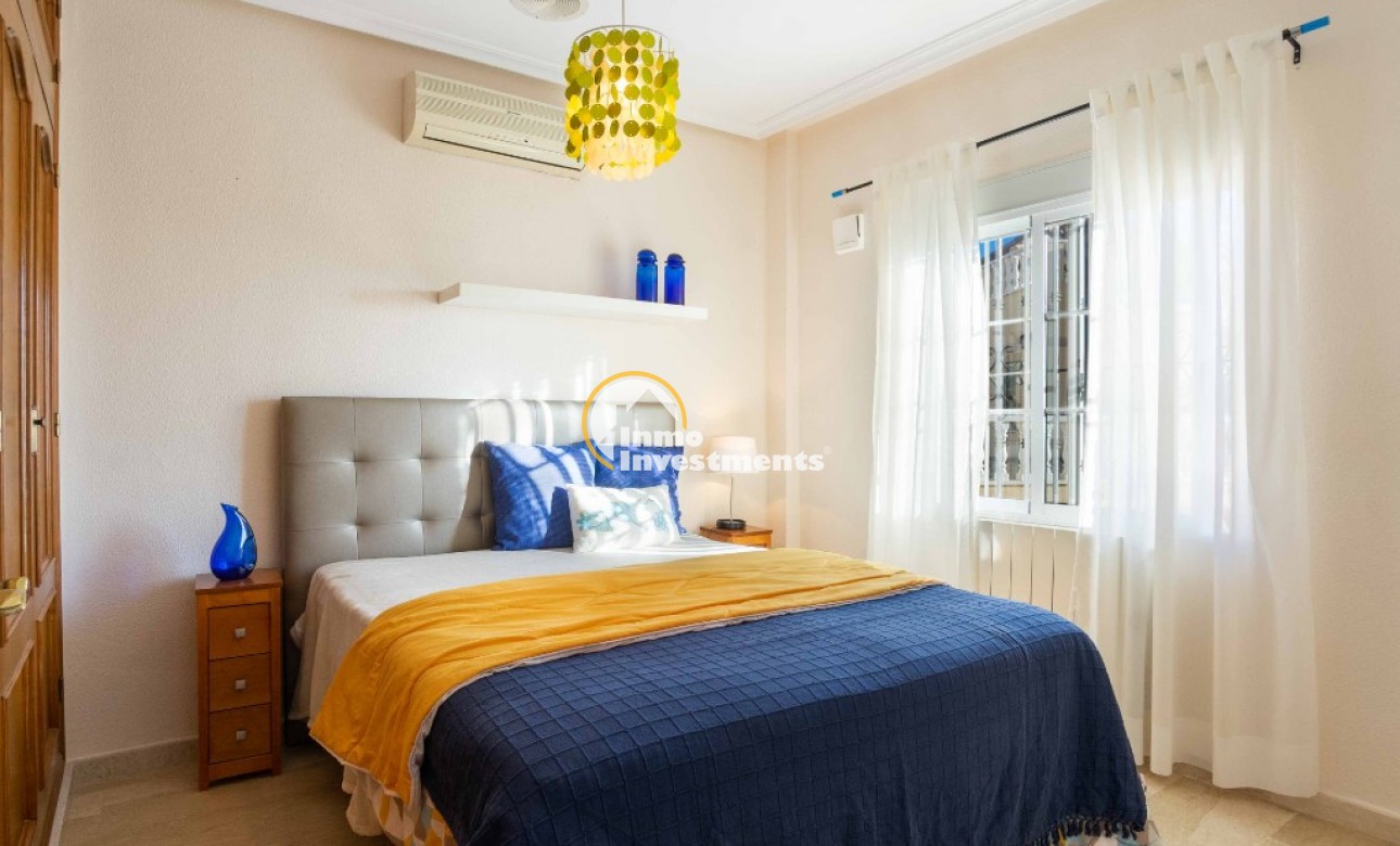 Resale - Villa - Orihuela Costa - La Florida