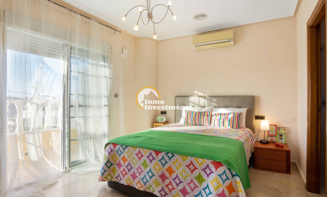 Resale - Villa - Orihuela Costa - La Florida