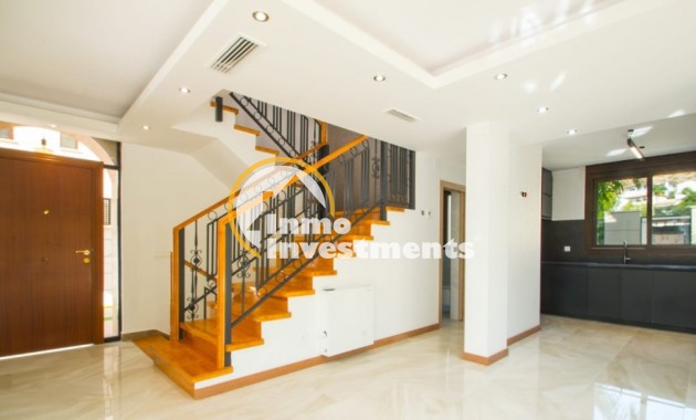 Obra nueva - Chalet independiente - Finestrat