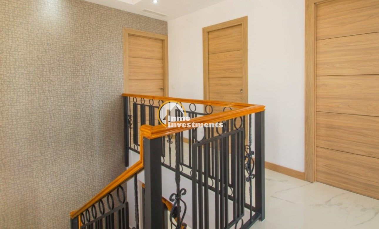 Obra nueva - Chalet independiente - Finestrat