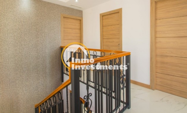 Obra nueva - Chalet independiente - Finestrat