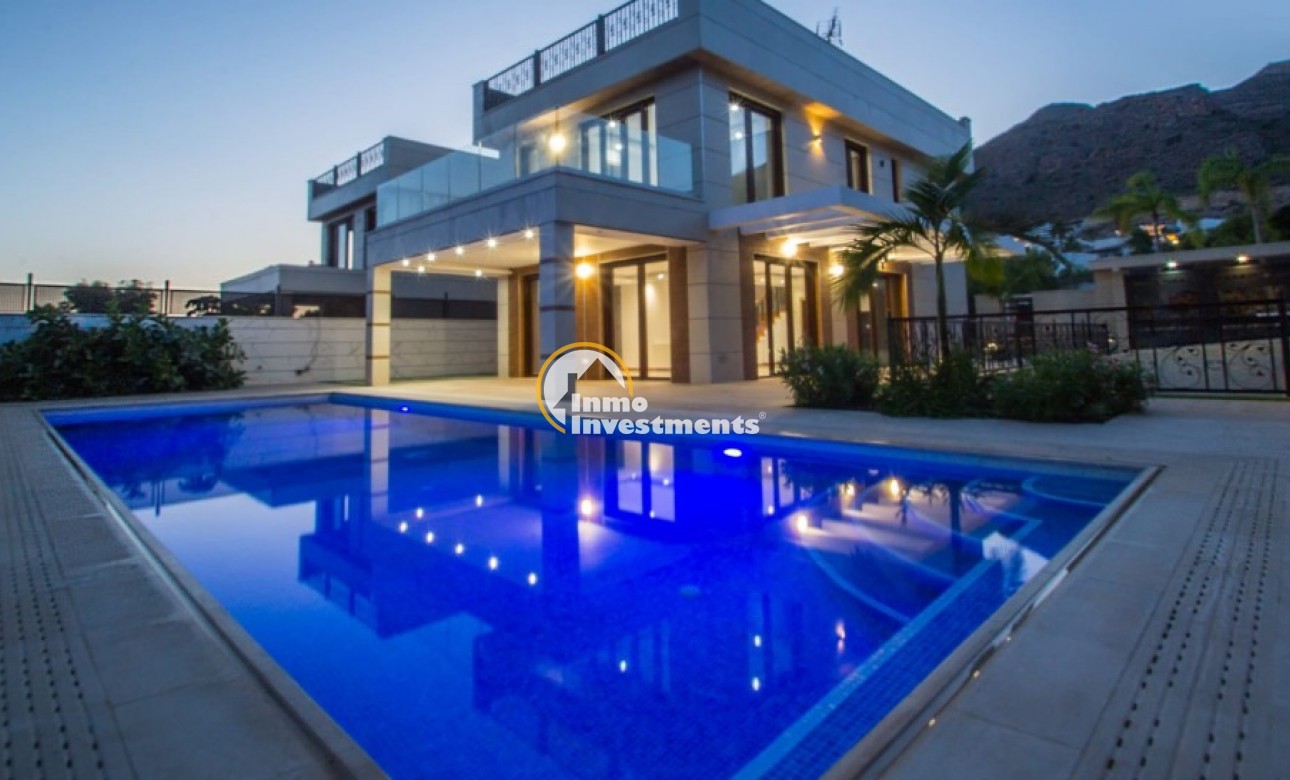 Obra nueva - Chalet independiente - Finestrat