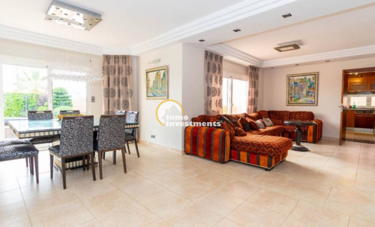 Resale - Villa - Torrevieja - Aguas Nuevas