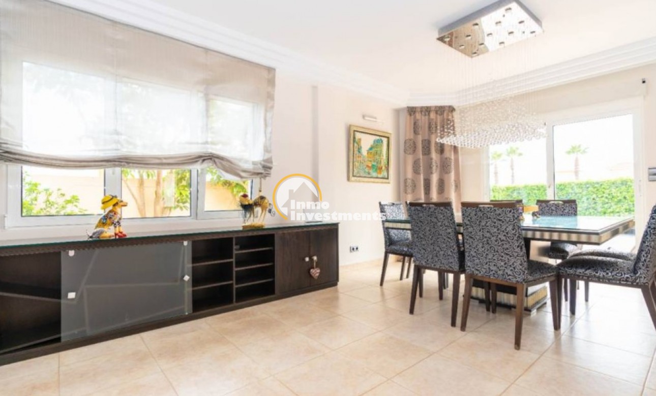 Resale - Villa - Torrevieja - Aguas Nuevas