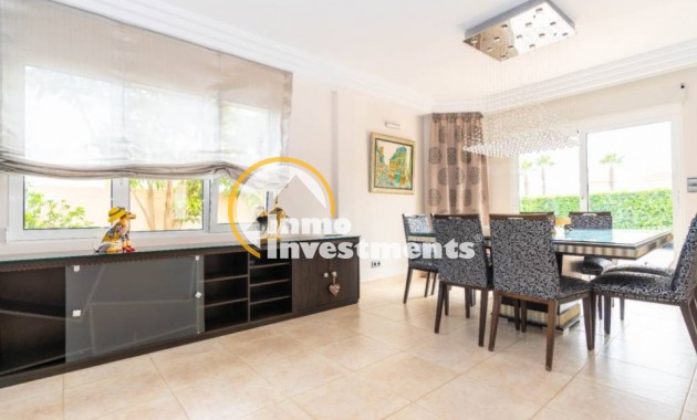 Resale - Villa - Torrevieja - Aguas Nuevas