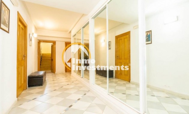 Resale - Villa - Torrevieja - Aguas Nuevas