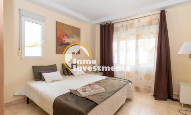 Resale - Villa - Torrevieja - Aguas Nuevas