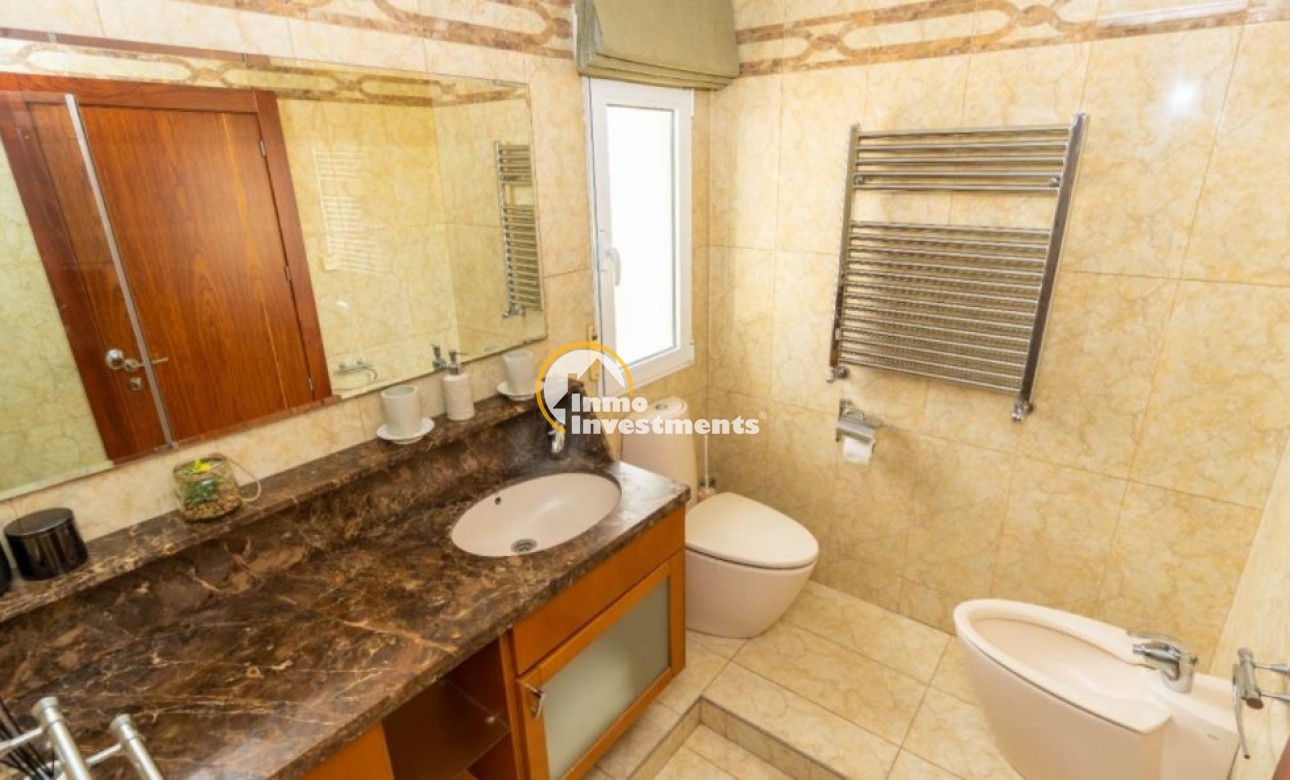 Resale - Villa - Torrevieja - Aguas Nuevas