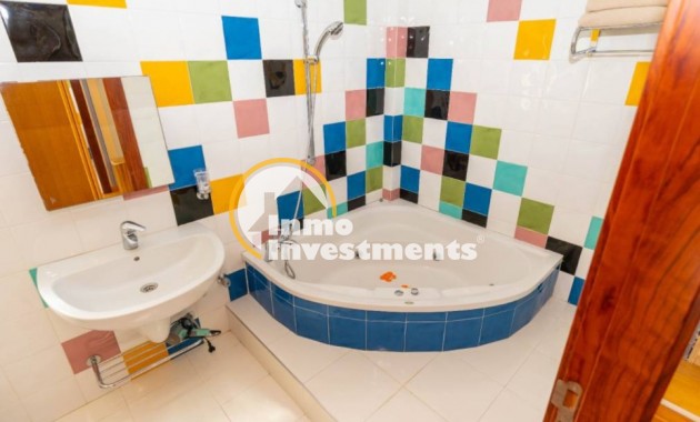 Resale - Villa - Torrevieja - Aguas Nuevas