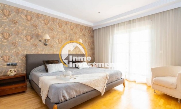 Resale - Villa - Torrevieja - Aguas Nuevas